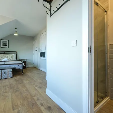 The Willow - 18 Apartment