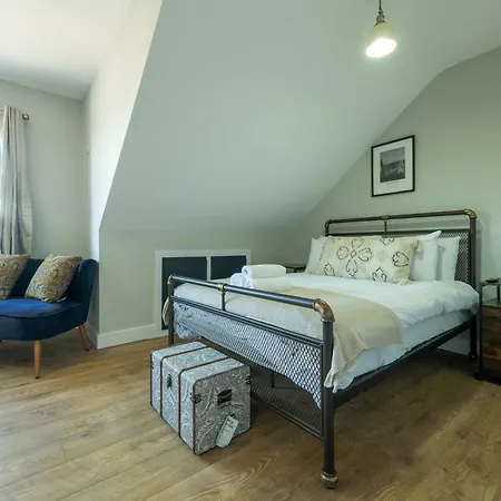 The Willow - Studio 18 Apartment *